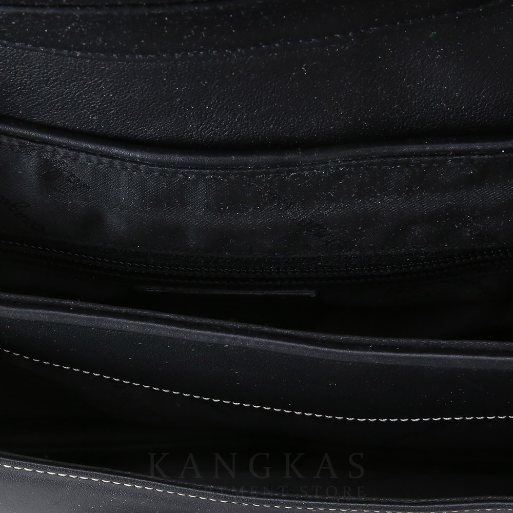 FERRAGAMO(USED)페레가모 레더 스티치 플랩 숄더백